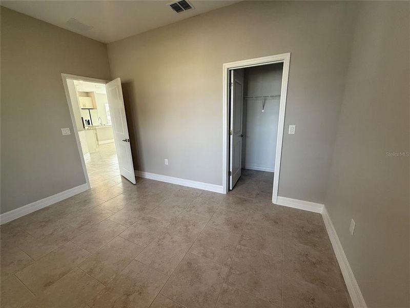 Spacious, unfurnished interior of a new home in , North Port (Image 30).