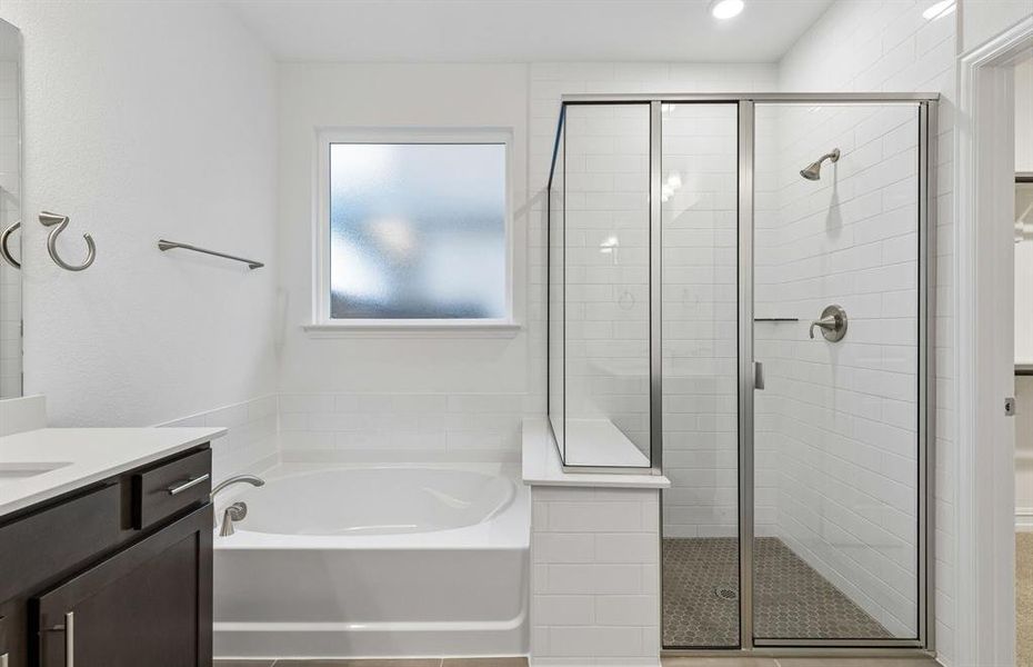 Spacious owner's bath Spacious owner's bath