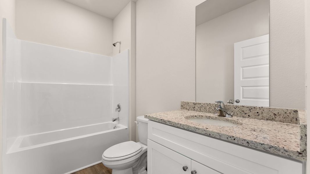 Furnished interior view inside a new home in Liberty, Panama City (Image 12).