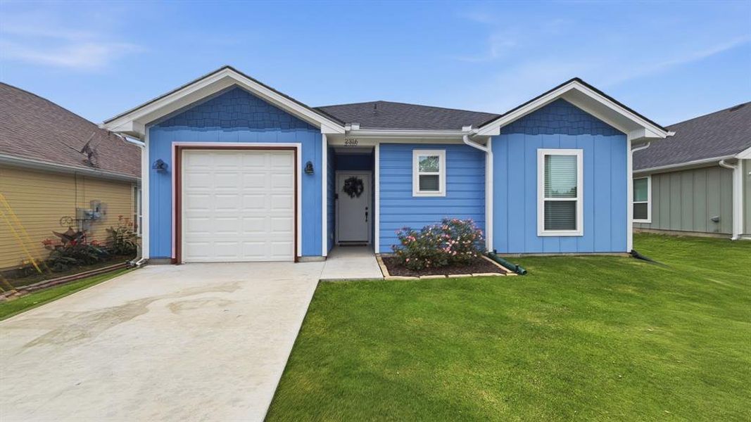 Front exterior of a new home in , Granbury, TX, highlighting curb appeal (Image 26). Front exterior of a new home in , Granbury, TX, highlighting curb appeal (Image 26).