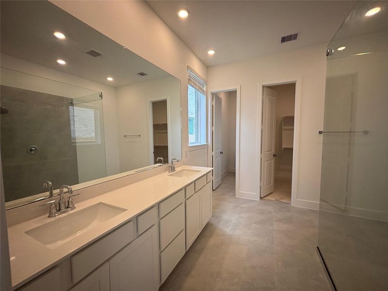 Furnished interior view inside a new home in Cross Creek West, Fulshear (Image 5).