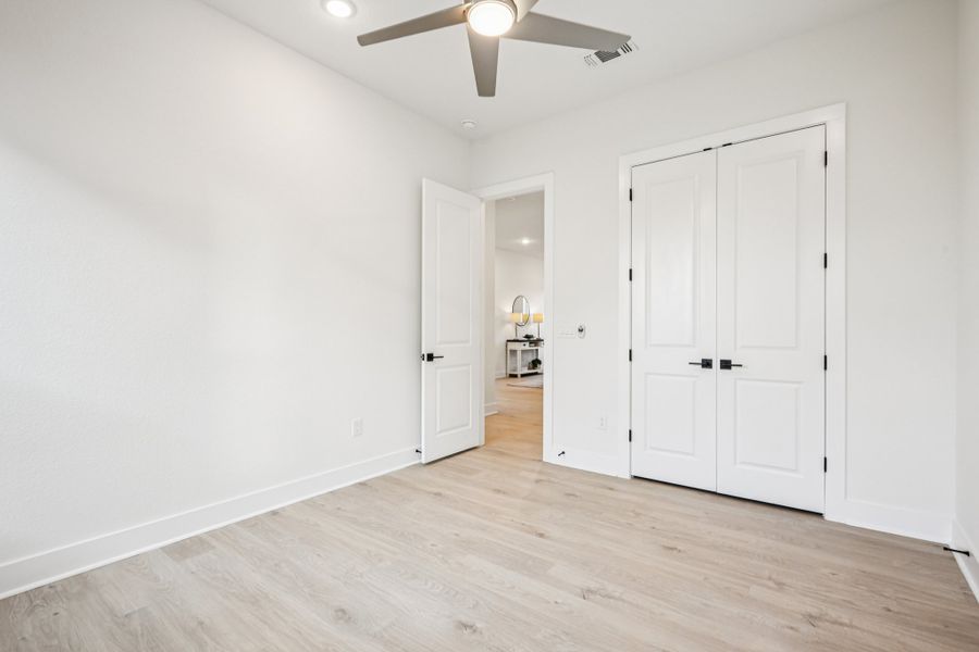 Spacious, unfurnished interior of a new home in Sauls Ranch, Round Rock (Image 21).