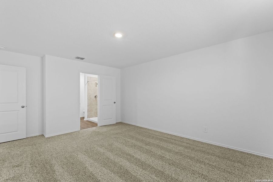 Spacious, unfurnished interior of a new home in Preserve at Medina, Von Ormy (Image 25).