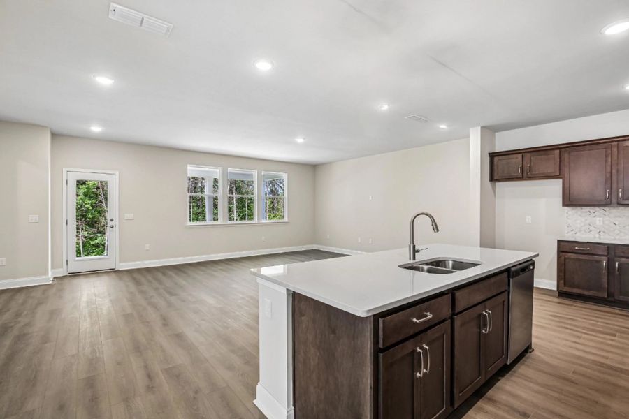 Kitchen island/Family Room