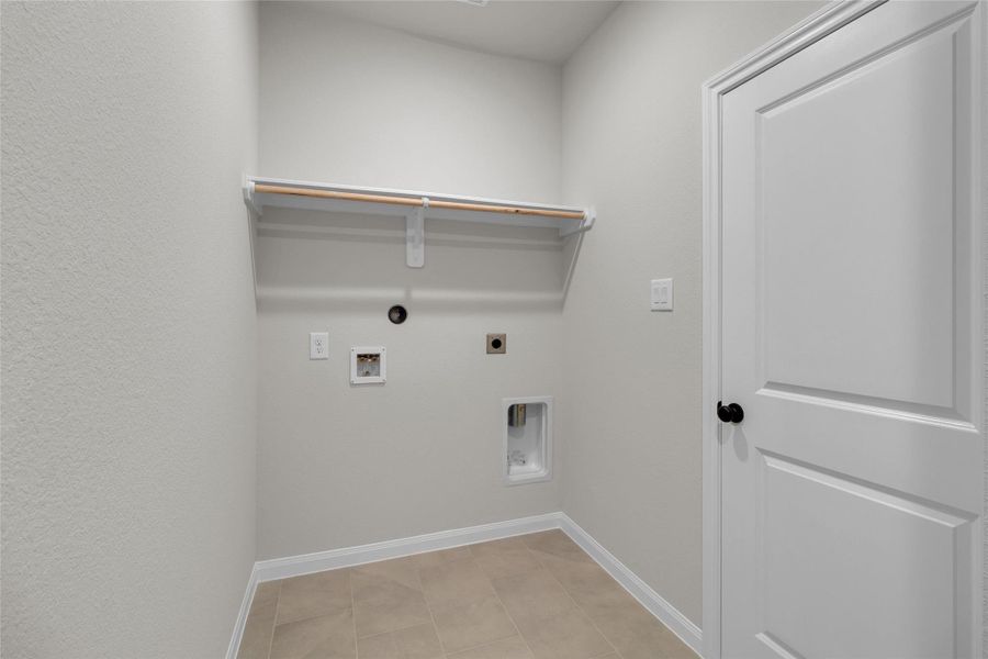 Spacious, unfurnished interior of a new home in Elyson, Katy (Image 38).