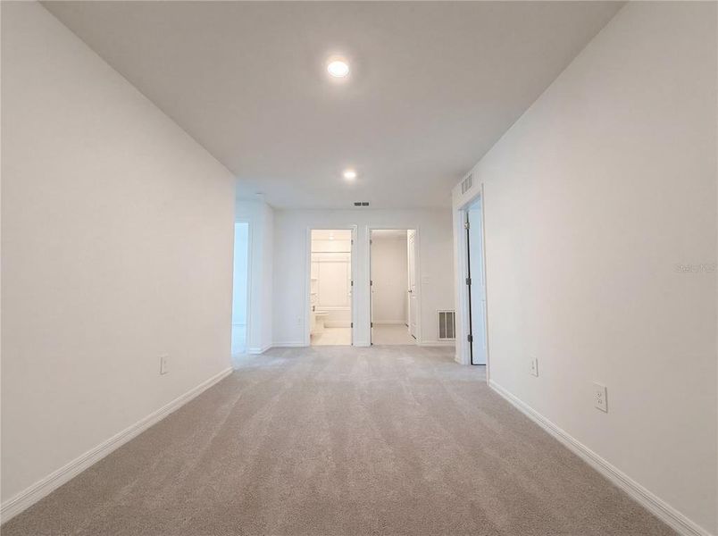 Spacious, unfurnished interior of a new home in , Parrish (Image 17).