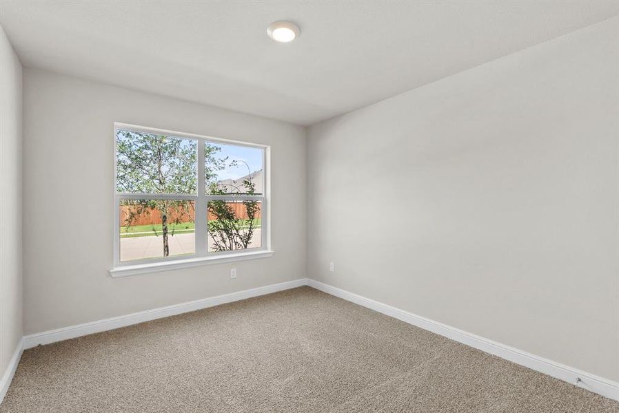 Spacious, unfurnished interior of a new home in Sandstone Estates, Granbury (Image 15).