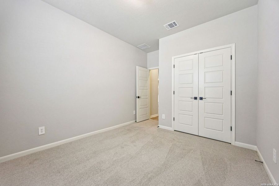 Spacious, unfurnished interior of a new home in Arcadia Ridge - Premier Series, San Antonio (Image 33).