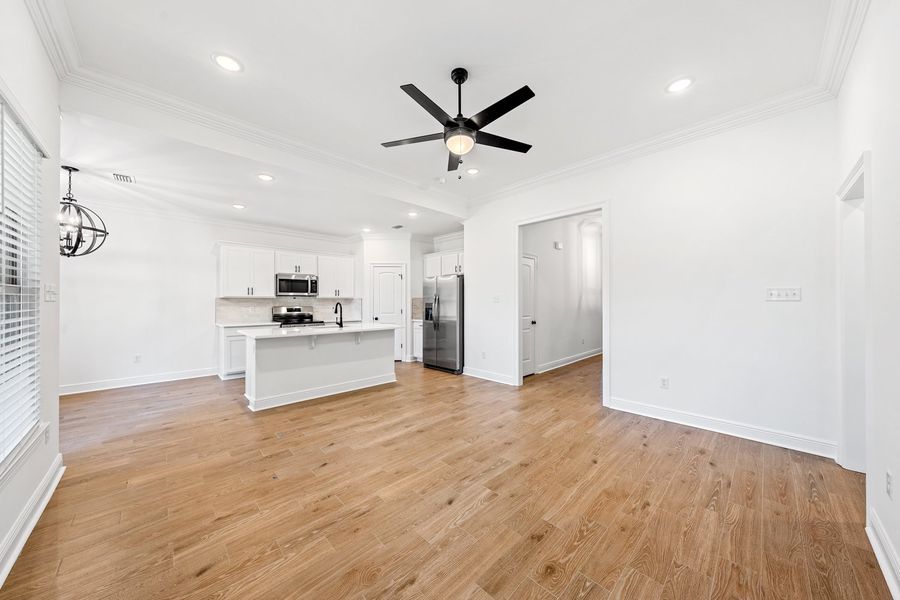 Spacious, unfurnished interior of a new home in Sentinel Ridge, Pace (Image 11).