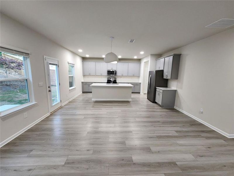 Spacious, unfurnished interior of a new home in The Oaks at Dawson, Dawsonville (Image 62). Spacious, unfurnished interior of a new home in The Oaks at Dawson, Dawsonville (Image 62).