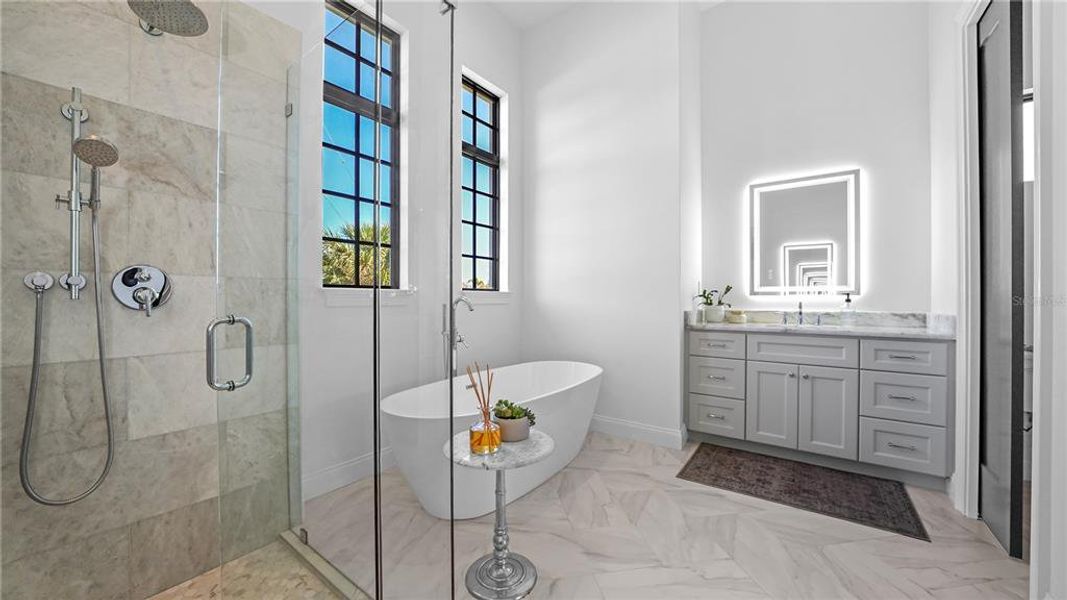 Furnished interior view inside a new home in , Port Charlotte (Image 51).