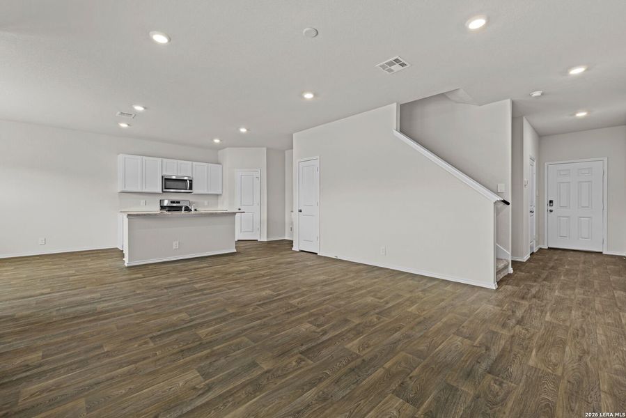 Spacious, unfurnished interior of a new home in Redbird Ranch, San Antonio (Image 22). Spacious, unfurnished interior of a new home in Redbird Ranch, San Antonio (Image 22).