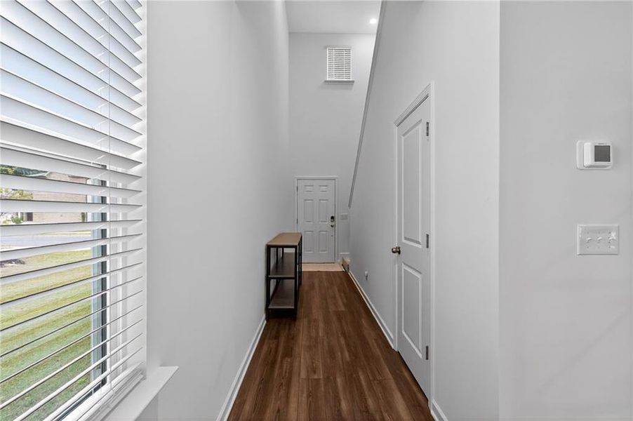 Spacious, unfurnished interior of a new home in , Union City (Image 24).
