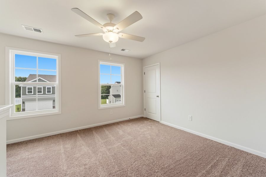 Spacious, unfurnished interior of a new home in Dove Hollow, Chesnee (Image 28).