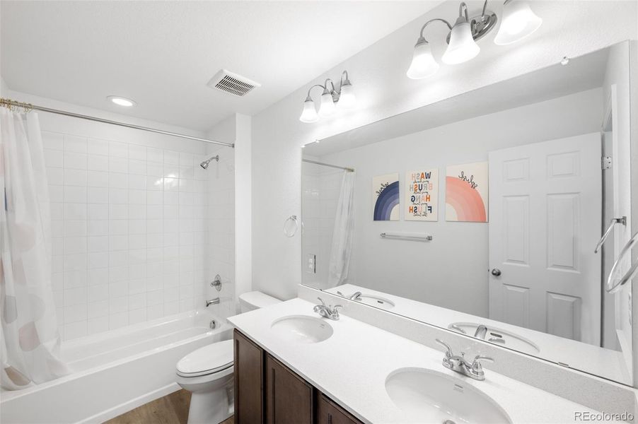 Furnished interior view inside a new home in Thompson River Ranch, Johnstown (Image 8).