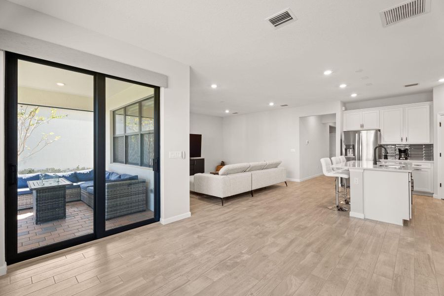 30-web-or-mls-SMG08336