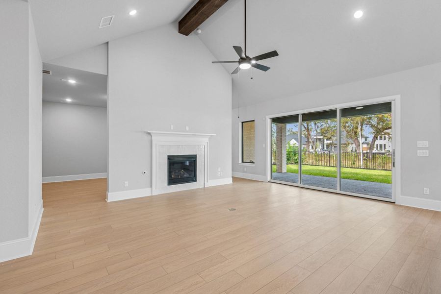 Spacious, unfurnished interior of a new home in Sienna 65' Homesites, Missouri City (Image 26).