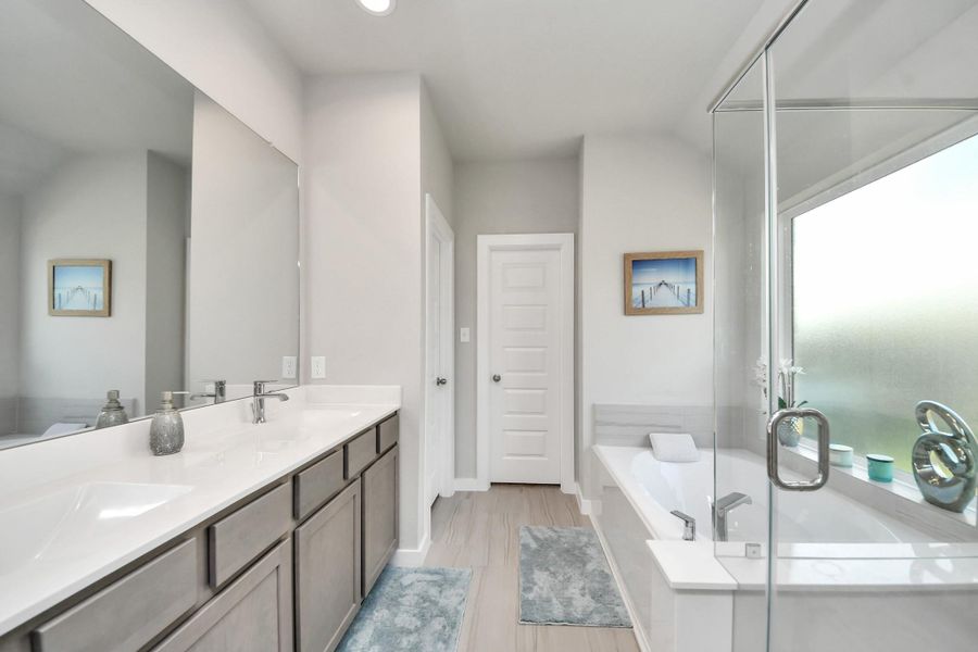 Furnished interior view inside a new home in Briarwood Crossing, Rosenberg (Image 17).