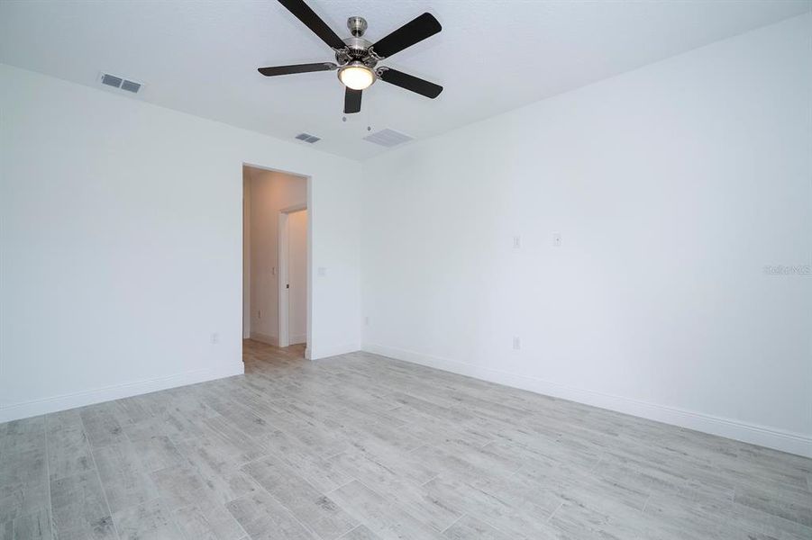 Spacious, unfurnished interior of a new home in , Ocala (Image 50).
