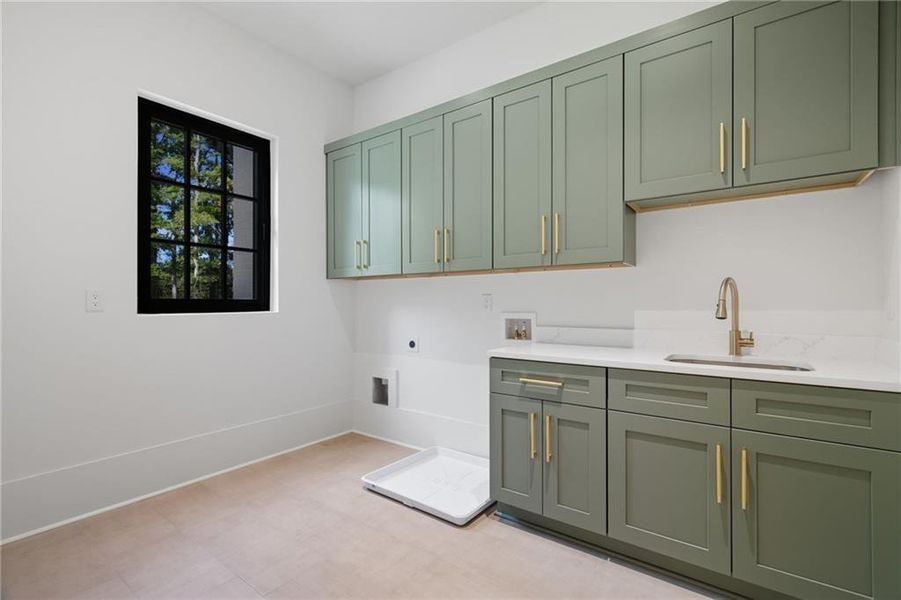 Furnished interior view inside a new home in , Alpharetta (Image 16).