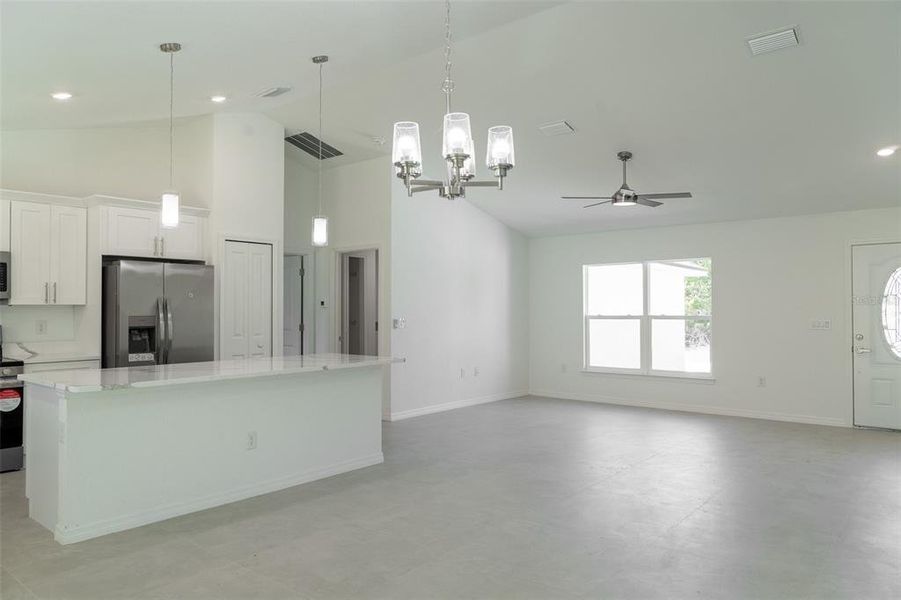 Spacious, unfurnished interior of a new home in , Ocala (Image 18).