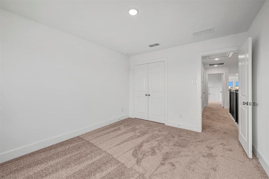 Spacious, unfurnished interior of a new home in Lily Creek at Sutton Fields, Aubrey (Image 35).