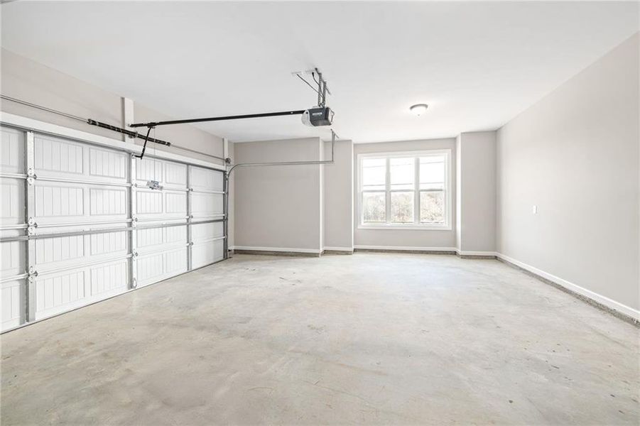 Spacious, unfurnished interior of a new home in , Jefferson (Image 39).