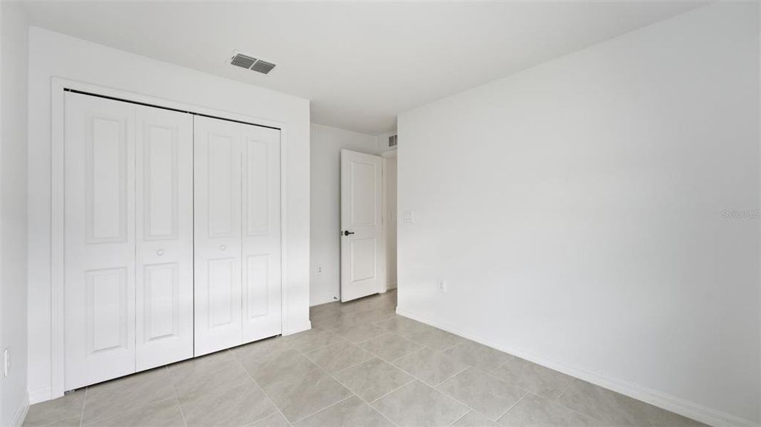 Spacious, unfurnished interior of a new home in Rotonda Lakes, Rotonda West (Image 16).