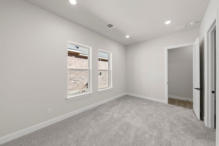 Spacious, unfurnished interior of a new home in Wildflower Ranch, Justin (Image 22).