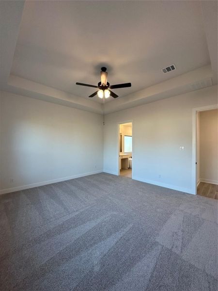 Spacious, unfurnished interior of a new home in Cross Creek West, Fulshear (Image 31).