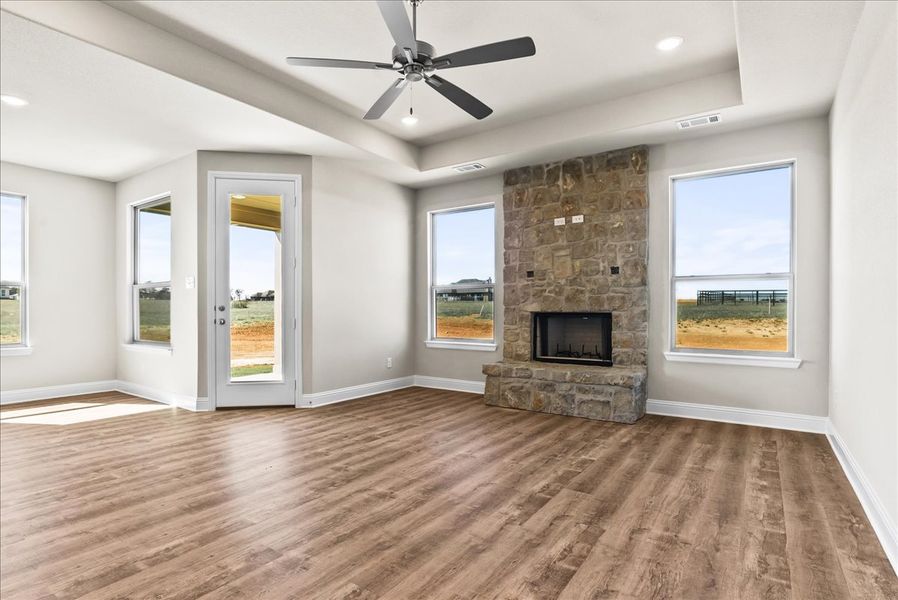 Spacious, unfurnished interior of a new home in Honeysuckle Ranch, Springtown (Image 20).