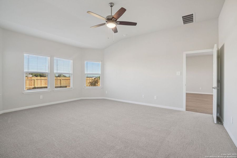 Spacious, unfurnished interior of a new home in Carmel Ranch, Schertz (Image 35). Spacious, unfurnished interior of a new home in Carmel Ranch, Schertz (Image 35).