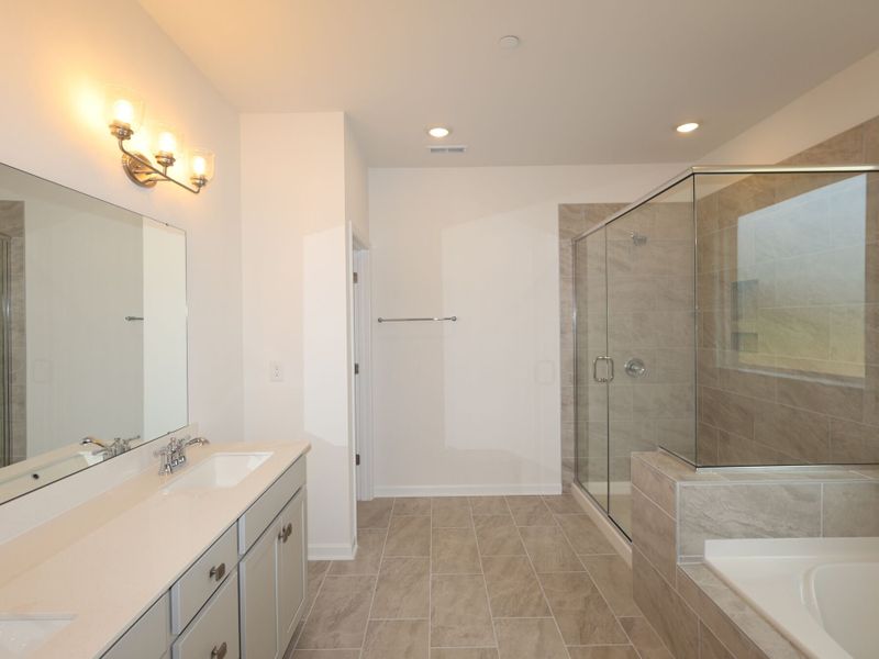 Owner's Bathroom Owner's Bathroom