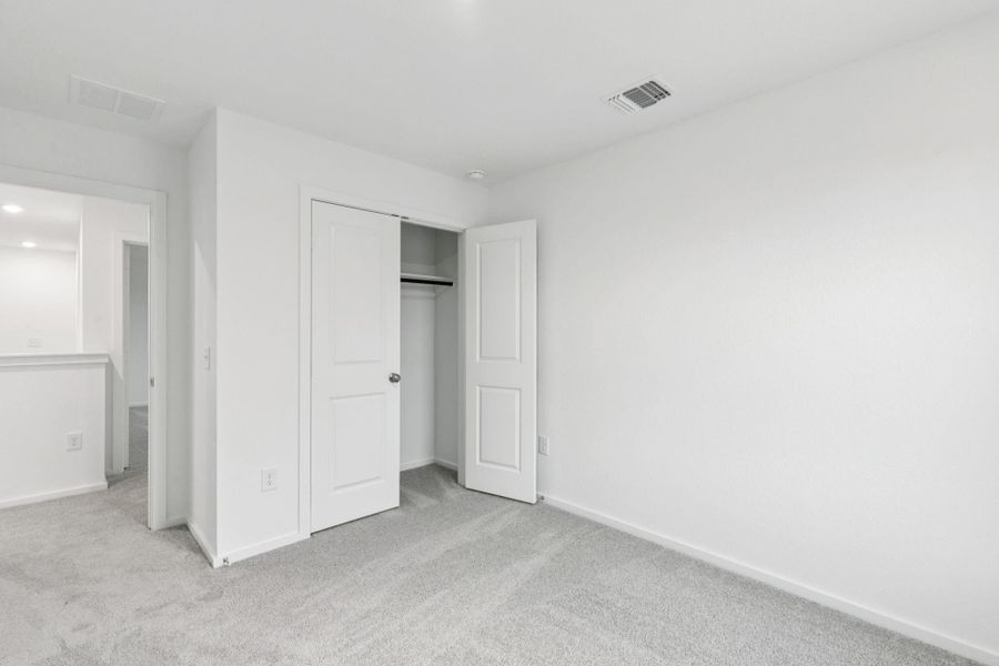 Spacious, unfurnished interior of a new home in Windcress, Baytown (Image 27).