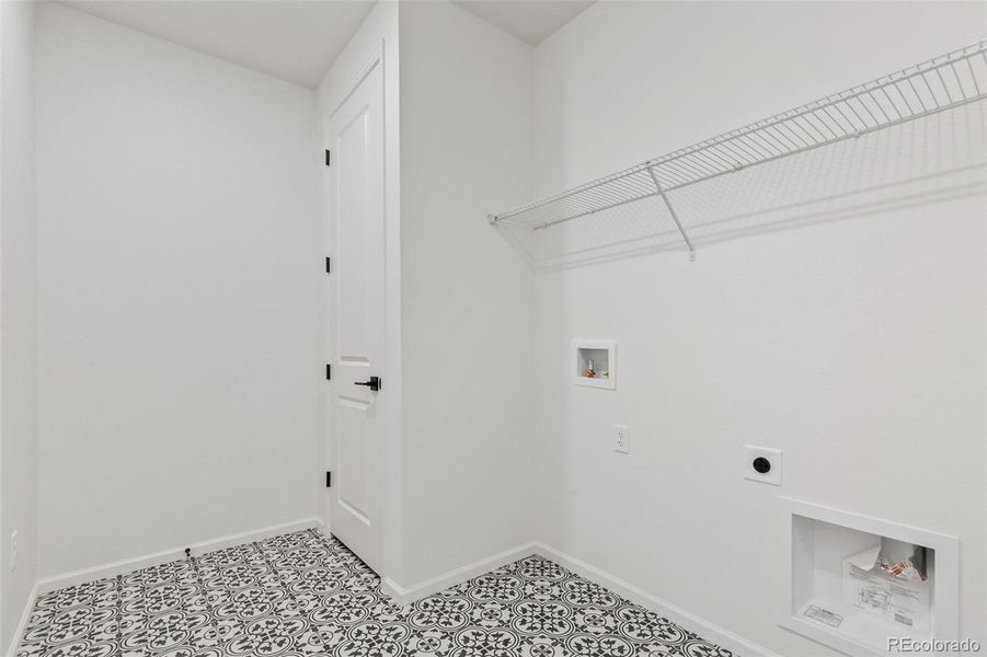 Spacious, unfurnished interior of a new home in Legato, Commerce City (Image 34).