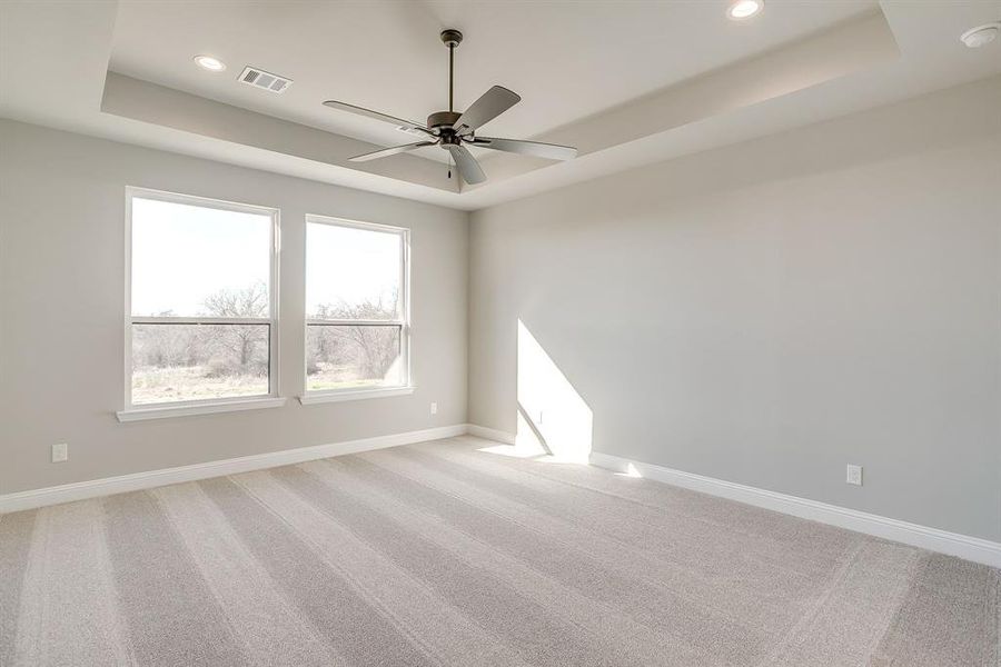 Spacious, unfurnished interior of a new home in , Weatherford (Image 31).
