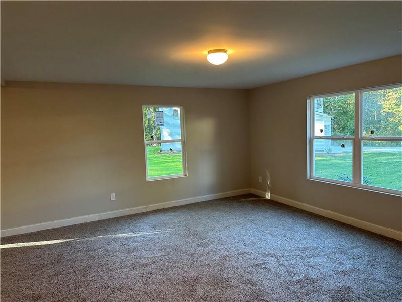 Spacious, unfurnished interior of a new home in , Gainesville (Image 7).