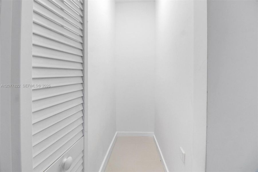 Spacious, unfurnished interior of a new home in , Florida City (Image 24).