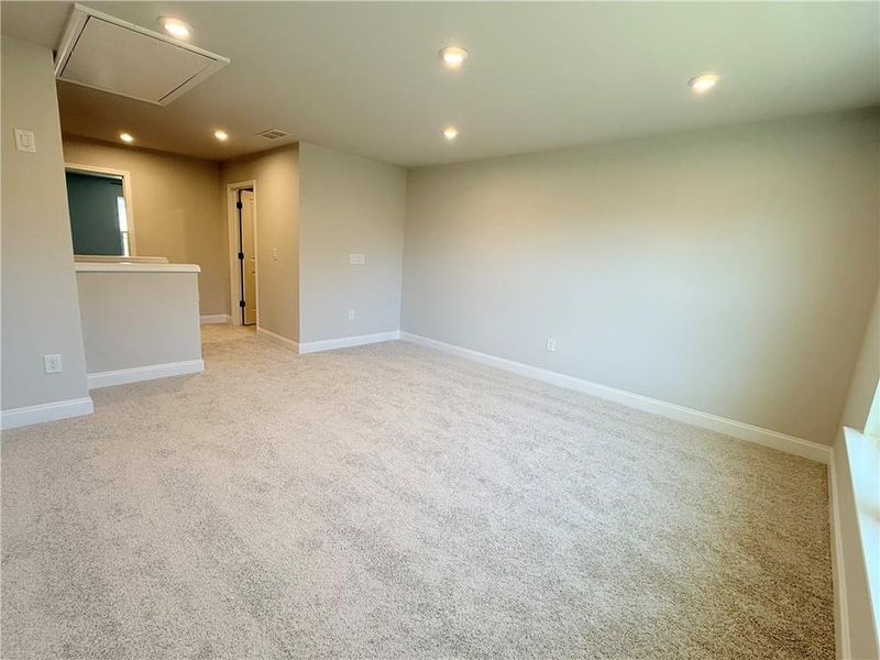 Spacious, unfurnished interior of a new home in Berkeley Mill, Cumming (Image 9).