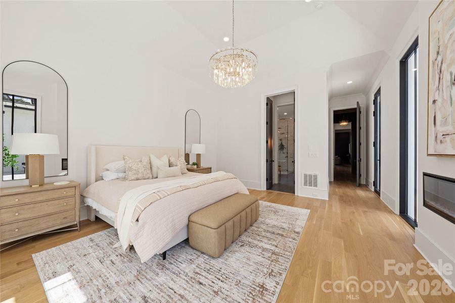 Master room for a king and queen Master room for a king and queen