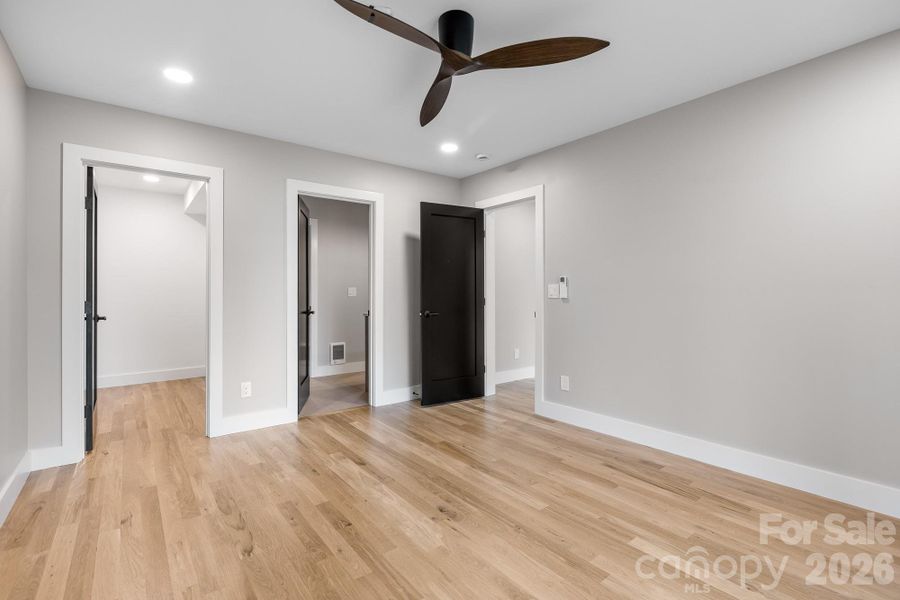 Spacious, unfurnished interior of a new home in , Waynesville (Image 36).