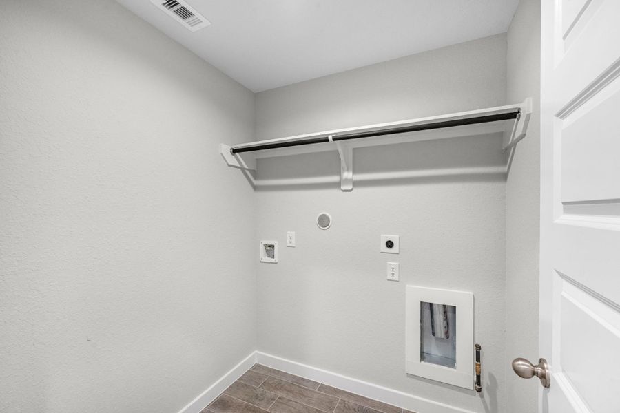 Spacious, unfurnished interior of a new home in Beacon Hill, Waller (Image 26).