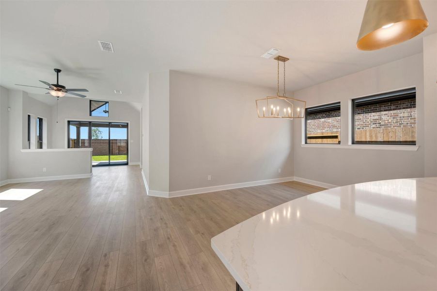 Spacious, unfurnished interior of a new home in Sienna - Grove Collection, Missouri City (Image 20).