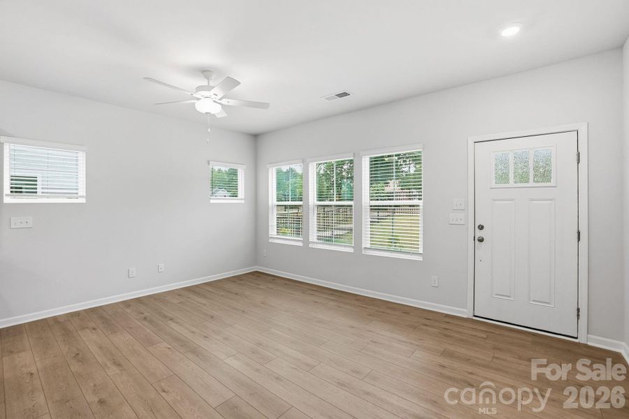 Spacious, unfurnished interior of a new home in Sloan Station, Charlotte (Image 19).