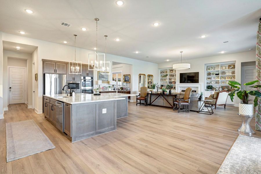 Furnished interior view inside a new home in Cross Creek Ranch 65′, Fulshear (Image 25). Furnished interior view inside a new home in Cross Creek Ranch 65′, Fulshear (Image 25).
