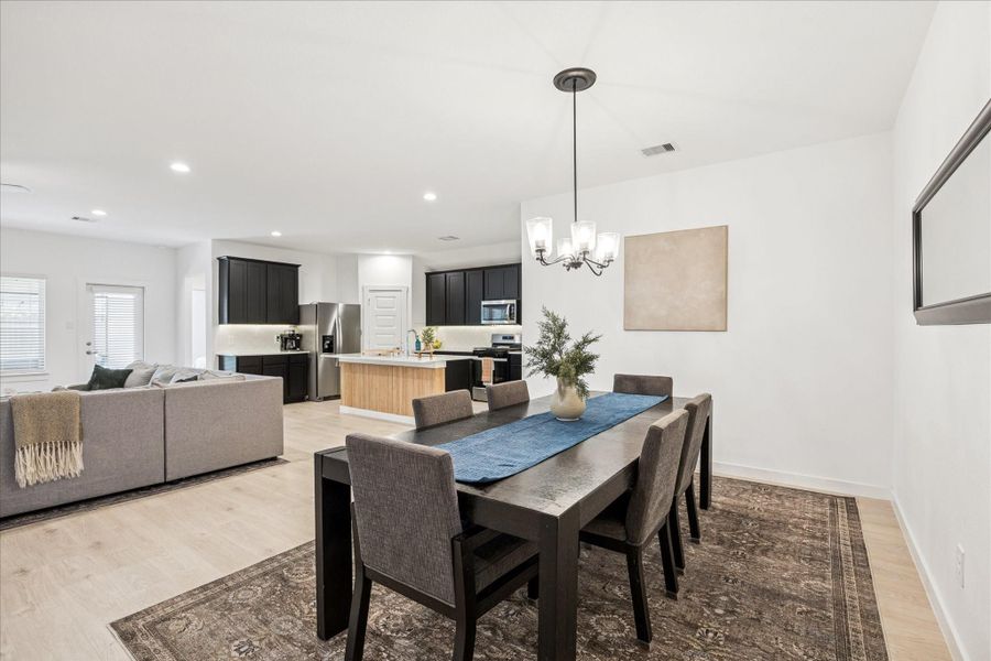 Furnished interior view inside a new home in Tamarron, Fulshear (Image 9). Furnished interior view inside a new home in Tamarron, Fulshear (Image 9).