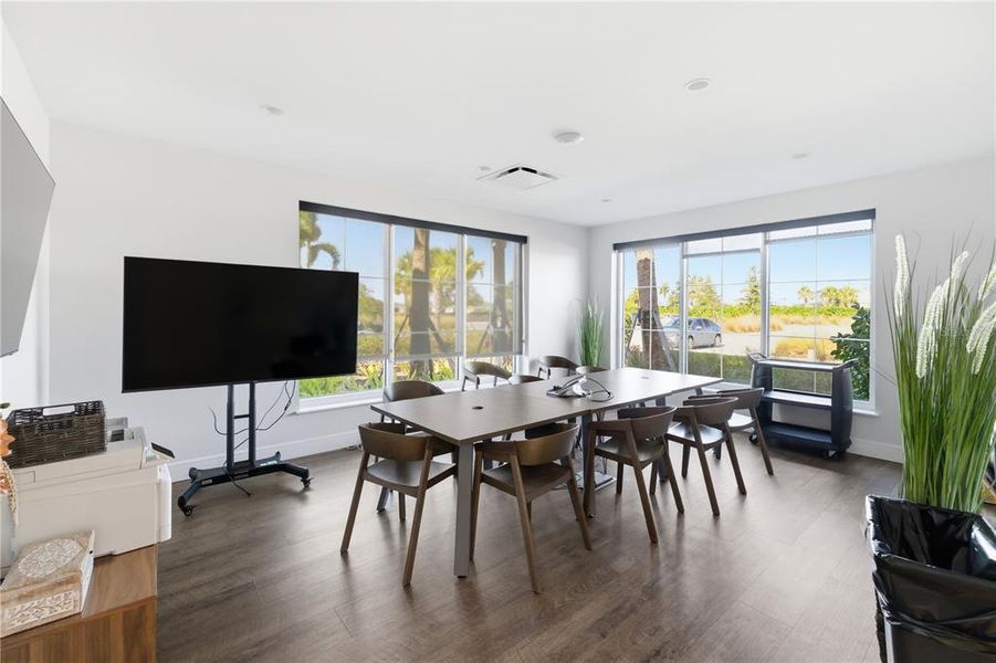 Furnished interior view inside a new home in , Bradenton (Image 35).