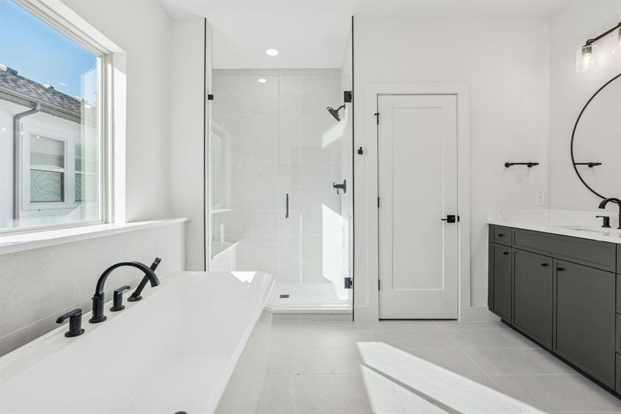 Frameless walk in shower.