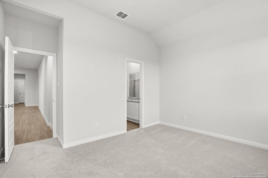 Spacious, unfurnished interior of a new home in Katzer Ranch, Converse (Image 19).