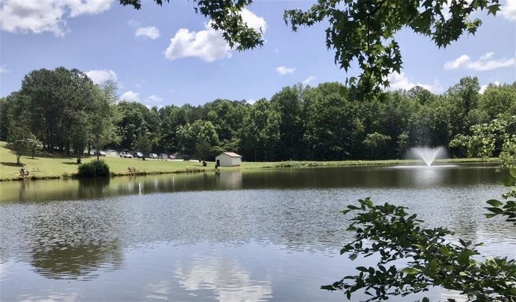 Natural landscape and outdoor views near Ashbury Commons in Powder Springs (Image 55).